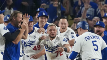 Dodgers finally edge Jays in18-Inning Zombie Apocalypse